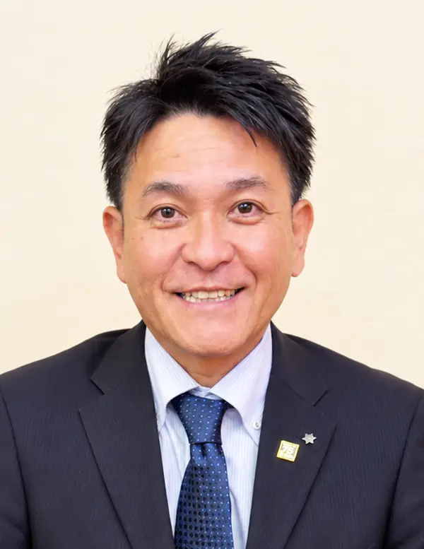 執行役員営業支配人 花城 英幸
